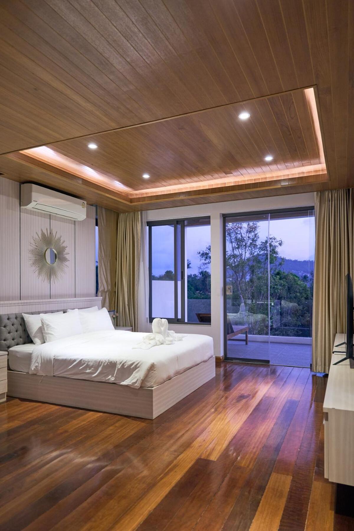 V194 Jacuzzi, Pool Table , Sea View Great Location *